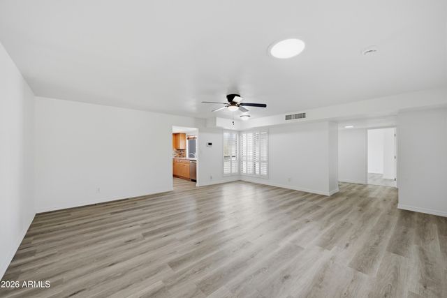 2905 W GLENDALE Avenue, Phoenix, AZ 85051
