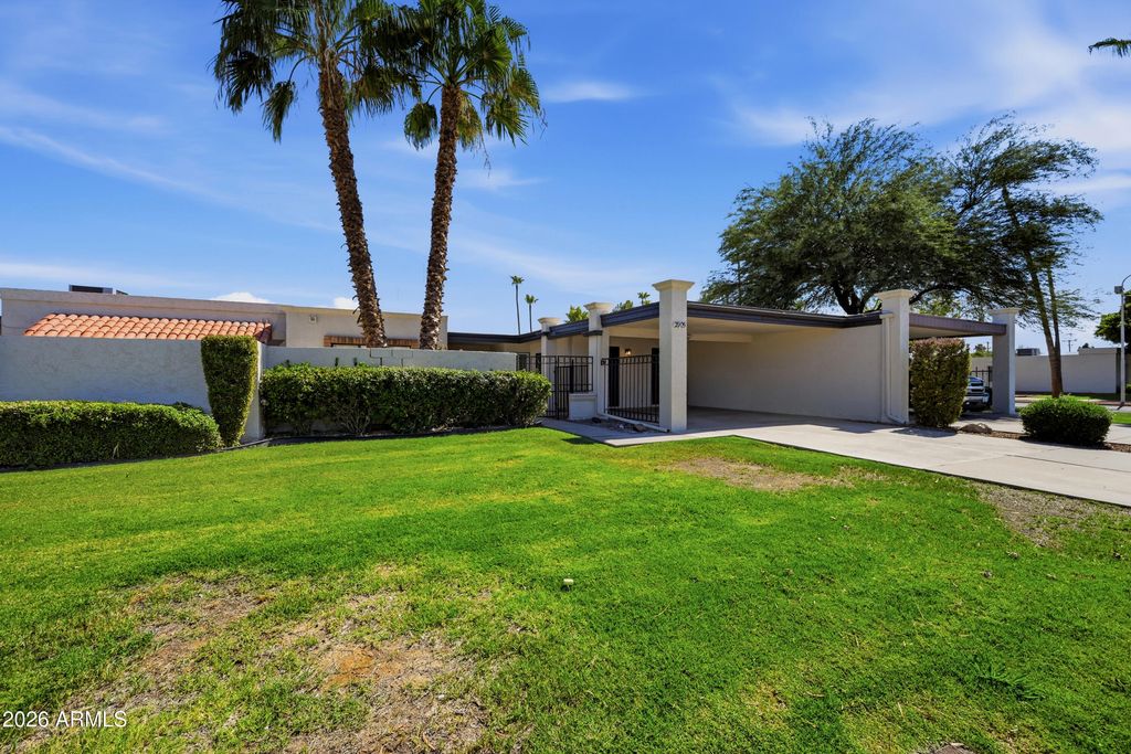 2905 W GLENDALE Avenue, Phoenix, AZ 85051