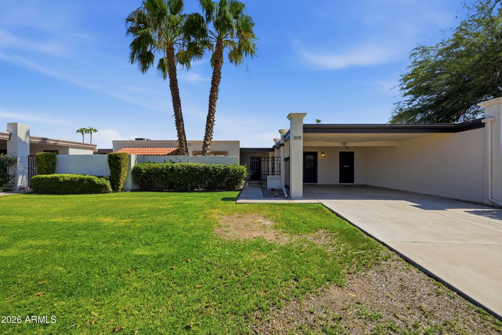 2905 W GLENDALE Avenue, Phoenix, AZ 85051 — photo 2