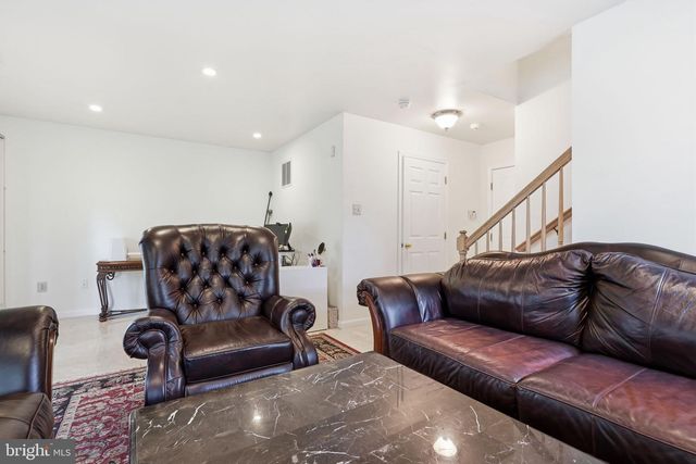 9206 WRENSONG CT, Palmyra, NJ 08065