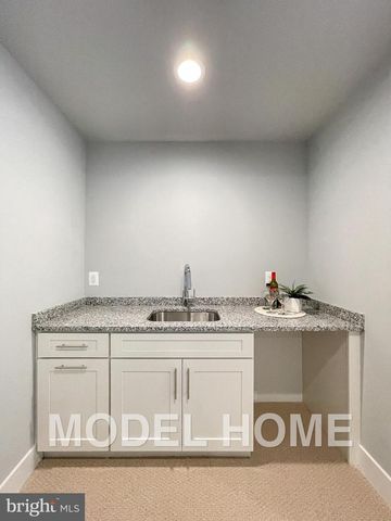 1412 ROSS DR SW, Vienna, VA 22180