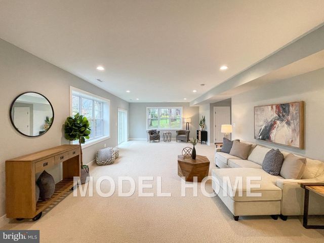 1412 ROSS DR SW, Vienna, VA 22180