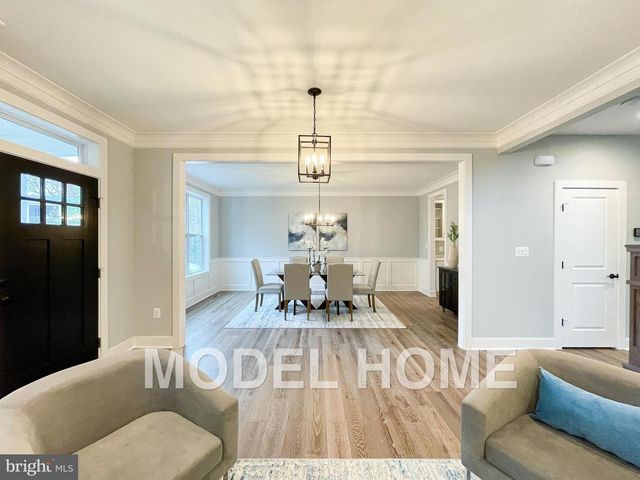 1412 ROSS DR SW, Vienna, VA 22180