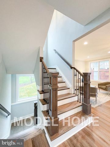 1412 ROSS DR SW, Vienna, VA 22180