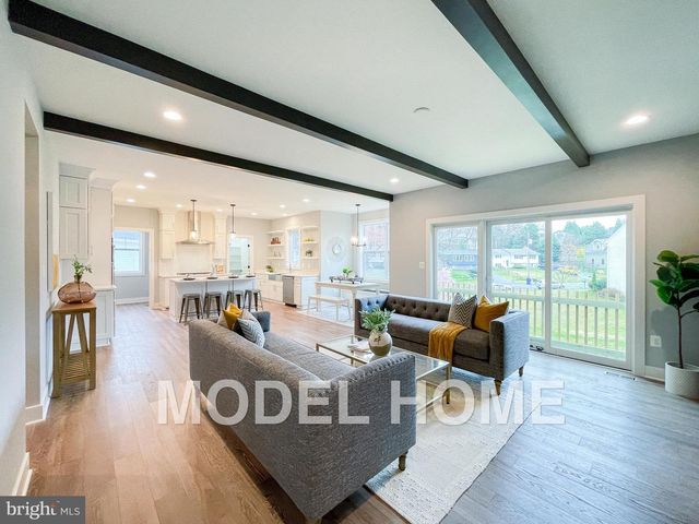 1412 ROSS DR SW, Vienna, VA 22180