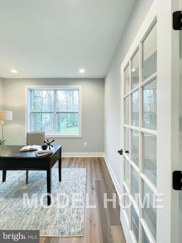 1412 ROSS DR SW, Vienna, VA 22180