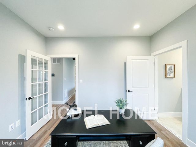 1412 ROSS DR SW, Vienna, VA 22180
