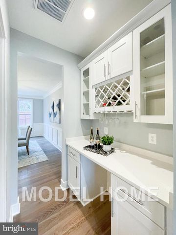 1412 ROSS DR SW, Vienna, VA 22180