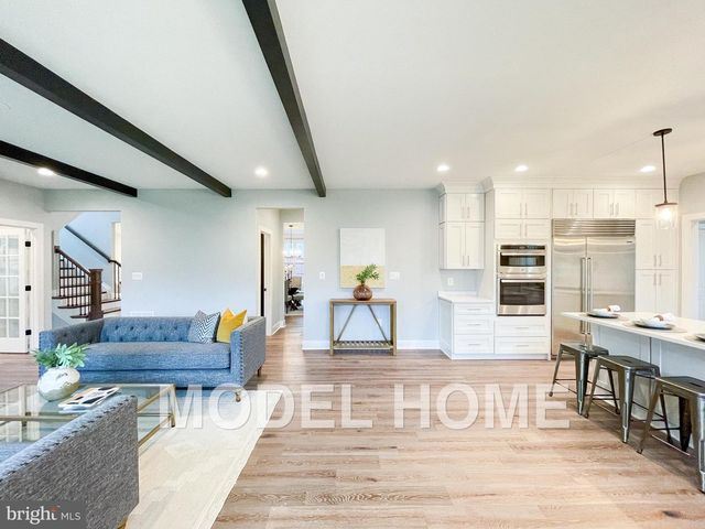 1412 ROSS DR SW, Vienna, VA 22180