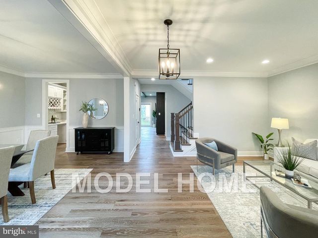 1412 ROSS DR SW, Vienna, VA 22180