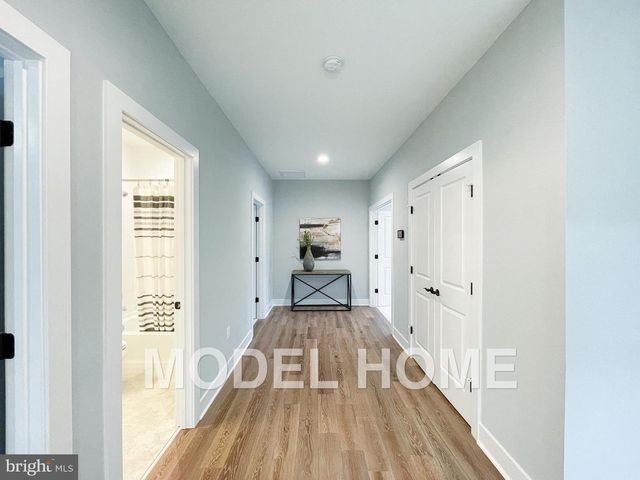 1412 ROSS DR SW, Vienna, VA 22180