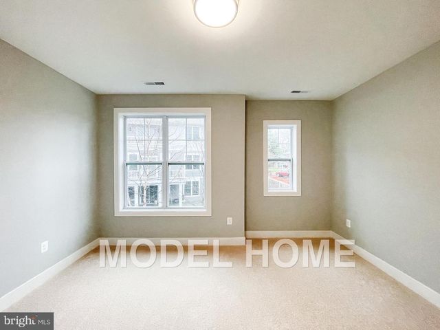 1412 ROSS DR SW, Vienna, VA 22180