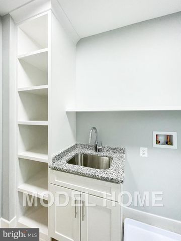 1412 ROSS DR SW, Vienna, VA 22180