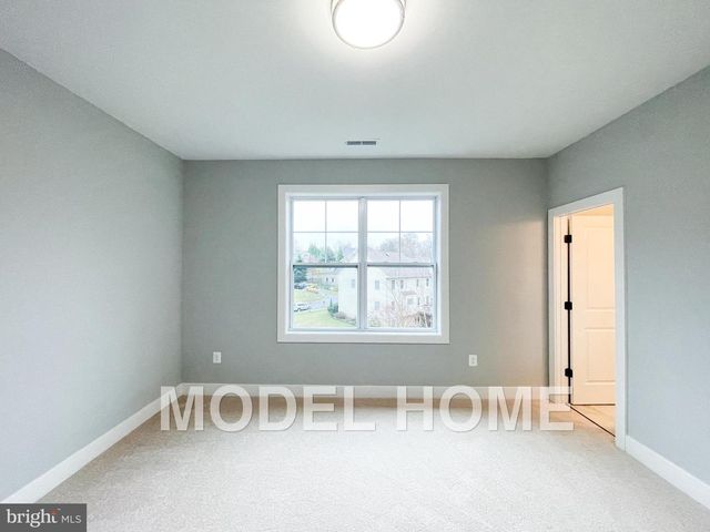 1412 ROSS DR SW, Vienna, VA 22180