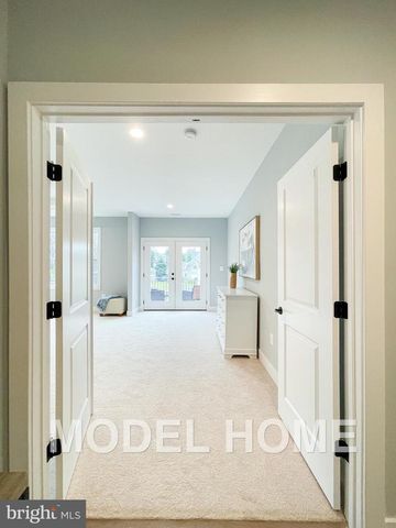 1412 ROSS DR SW, Vienna, VA 22180