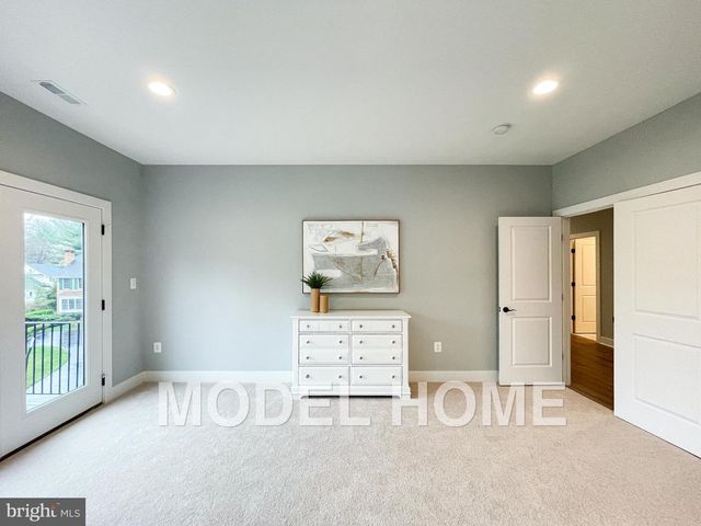 1412 ROSS DR SW, Vienna, VA 22180