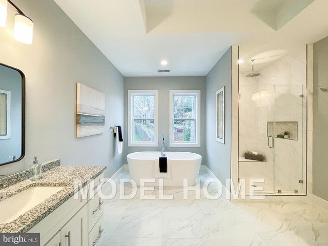 1412 ROSS DR SW, Vienna, VA 22180