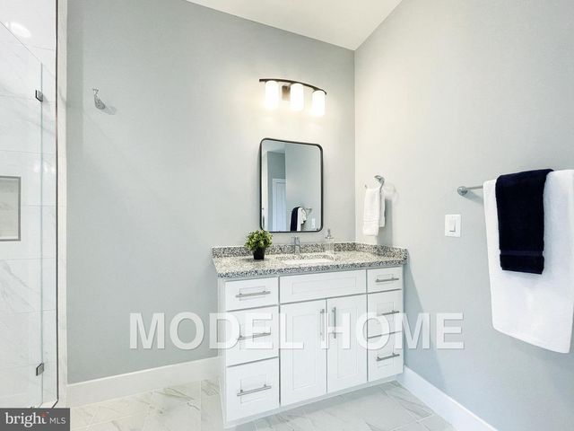 1412 ROSS DR SW, Vienna, VA 22180