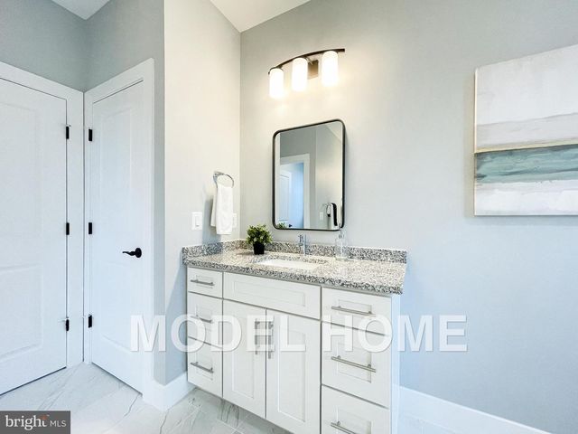 1412 ROSS DR SW, Vienna, VA 22180