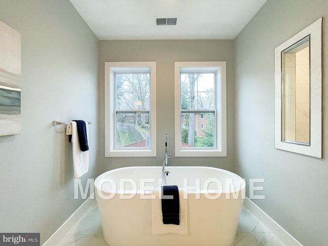 1412 ROSS DR SW, Vienna, VA 22180