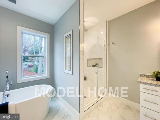 1412 ROSS DR SW, Vienna, VA 22180