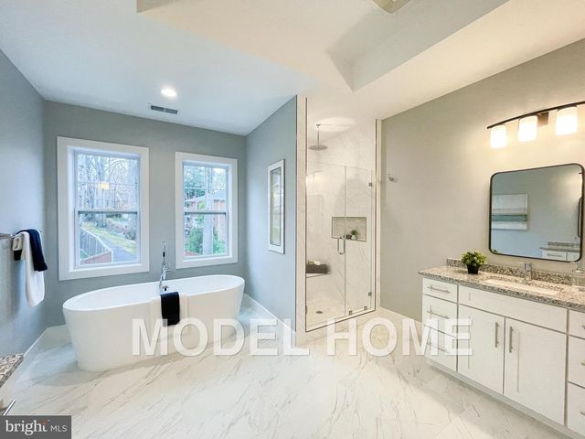 1412 ROSS DR SW, Vienna, VA 22180