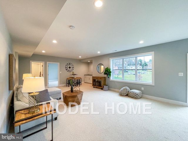 1412 ROSS DR SW, Vienna, VA 22180