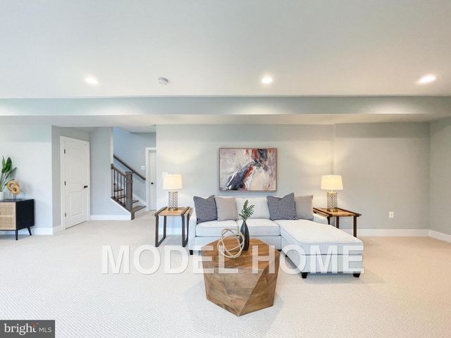 1412 ROSS DR SW, Vienna, VA 22180