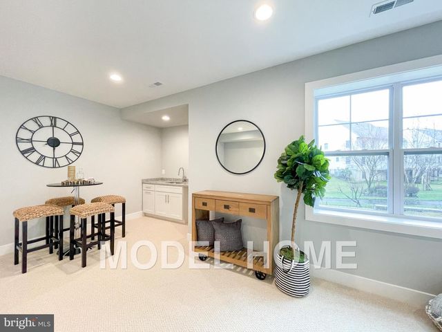1412 ROSS DR SW, Vienna, VA 22180