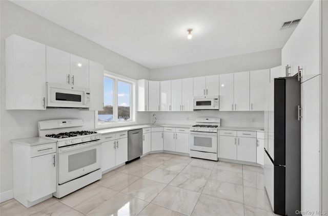 22 Lionel Passage, Monroe, NY 10950