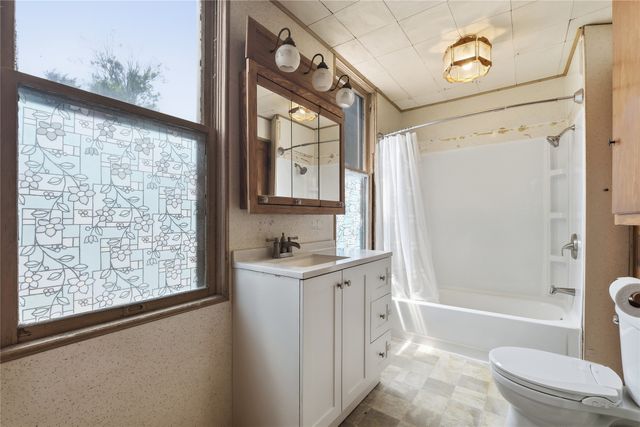 206 Baldwin Street, Otley, IA 50214