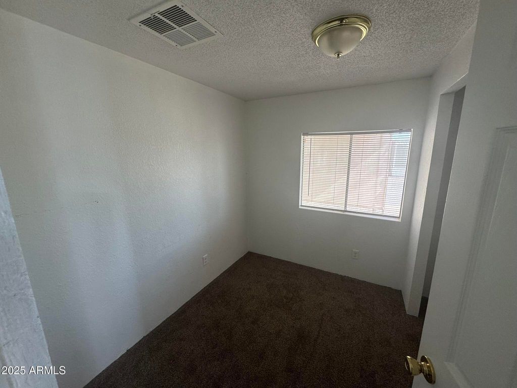 Image 5 of property listing at 5601 W MISSOURI Avenue 66, Glendale, AZ 85301