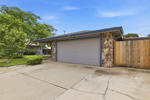 1109 Augusta Way, Roseville, CA 95661