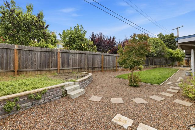 1109 Augusta Way, Roseville, CA 95661