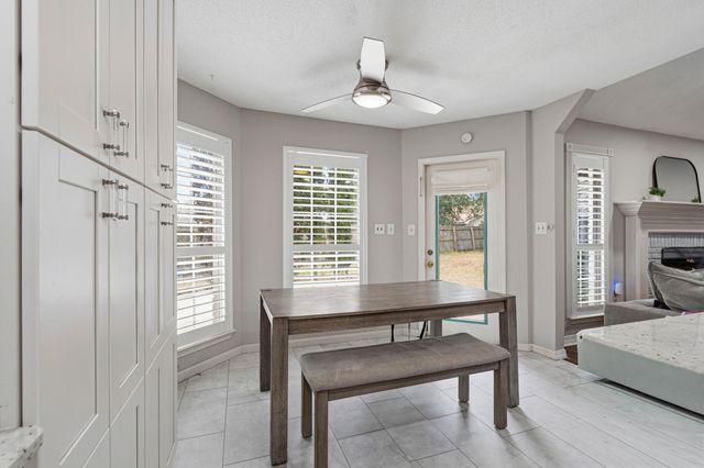 2187 Calle De Castelar, Navarre, FL 32566