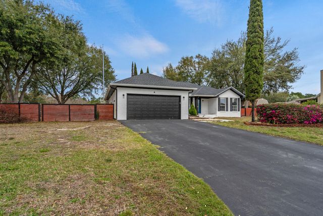 2187 Calle De Castelar, Navarre, FL 32566