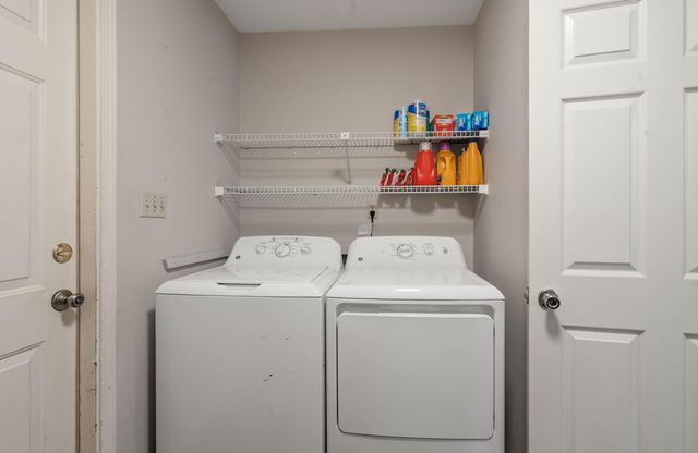 2187 Calle De Castelar, Navarre, FL 32566