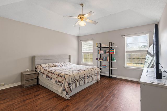 2187 Calle De Castelar, Navarre, FL 32566