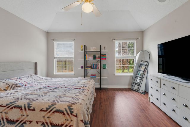 2187 Calle De Castelar, Navarre, FL 32566