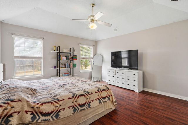 2187 Calle De Castelar, Navarre, FL 32566