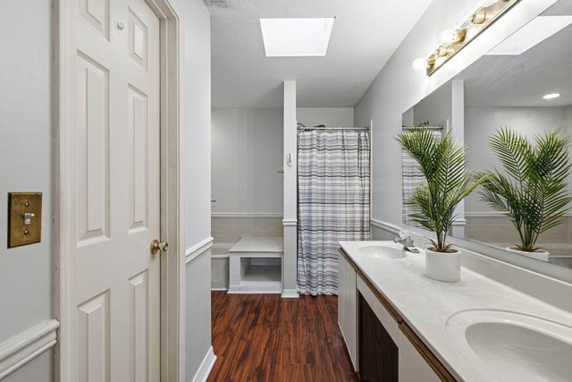 2187 Calle De Castelar, Navarre, FL 32566