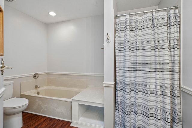 2187 Calle De Castelar, Navarre, FL 32566