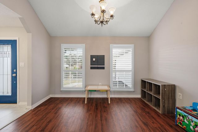 2187 Calle De Castelar, Navarre, FL 32566