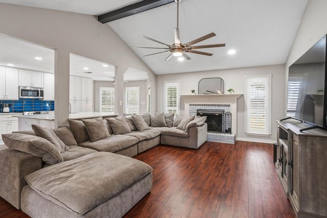 2187 Calle De Castelar, Navarre, FL 32566