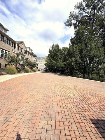 1980 Raven Way, Chamblee, GA 30341