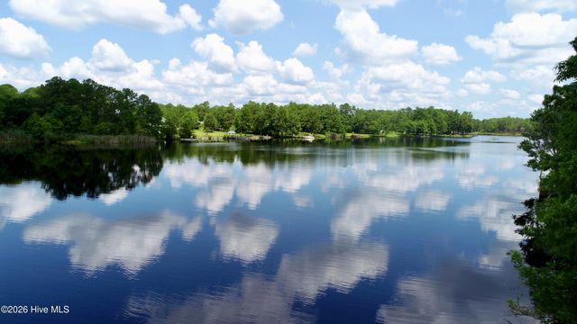 1400 Cottage Lane, Southport, NC 28461