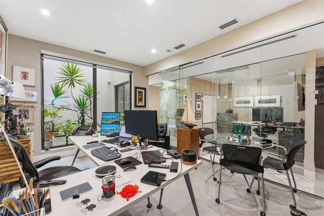 45 Valencia Ave, Coral Gables, FL 33134