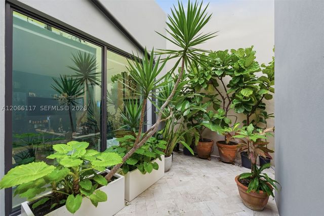 45 Valencia Ave, Coral Gables, FL 33134