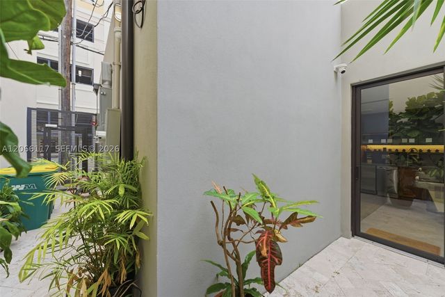 45 Valencia Ave, Coral Gables, FL 33134