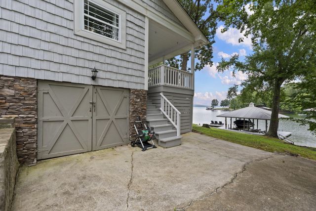 1112 Groover Road, Spring City, TN 37381